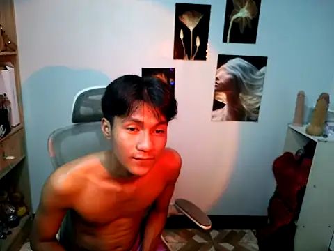 Snapshot of YourAsian_Cummer chatting on 04/23/26, 04:24 YourAsian Cummer online show from 04/23/26, 04:24