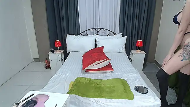 petitetsbigloads online show from 01/10/26, 09:41