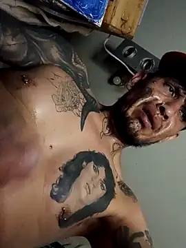 Snapshot of destroassbig2 chatting on 02/25/26, 03:32 destroassbig2 online show from 02/25/26, 03:32