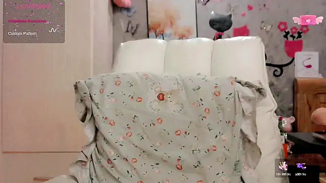 Snapshot of Suken_1x chatting on 10/01/25, 05:52 Suken 1x online show from 10/01/25, 05:52