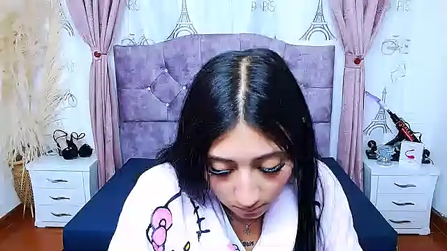 Snapshot of Wendy-13 chatting on 10/11/25, 11:09 Wendy-13 online show from 10/11/25, 11:09