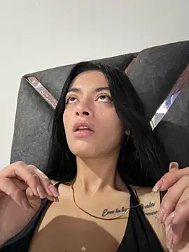 LiaCollings online show from 10/17/25, 11:13