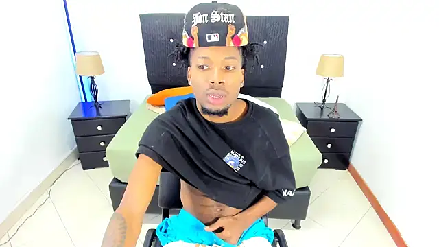 Snapshot of maikol_monstercock chatting on 10/07/25, 04:31 maikol monstercock online show from 10/07/25, 04:31