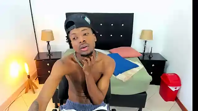 Snapshot of maikol_monstercock chatting on 10/15/25, 03:50 maikol monstercock online show from 10/15/25, 03:50