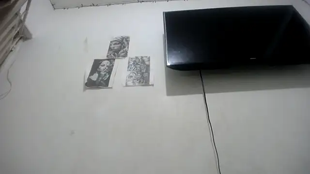 Snapshot of Foxy_Lovex chatting on 02/04/26, 01:22 Foxy Lovex online show from 02/04/26, 01:22