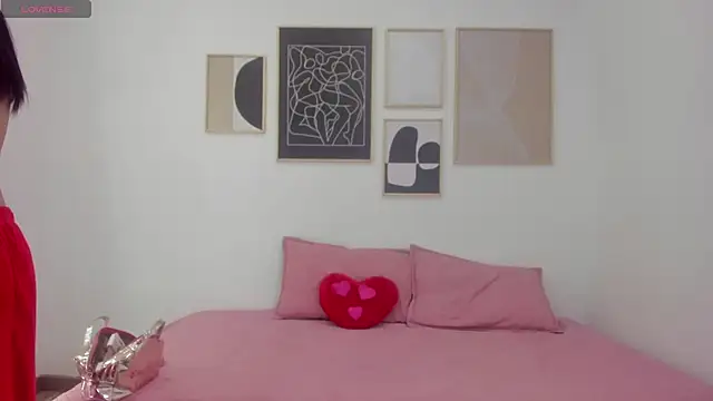 lycoris 19 online show from 04/23/26, 08:44