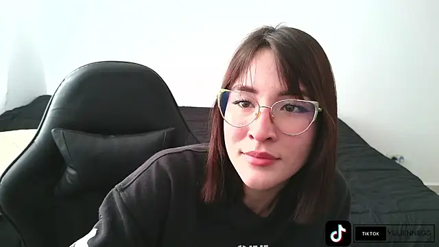 Snapshot of Yulienneg chatting on 10/06/25, 09:23 Yulienneg online show from 10/06/25, 09:23