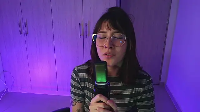 Yulienneg online show from 01/10/26, 04:58