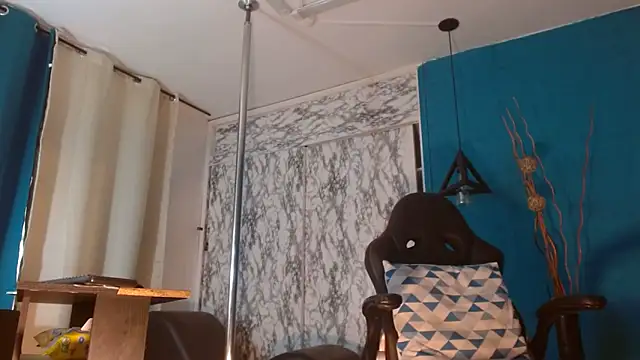 hanna mooreee online show from 11/14/25, 07:01