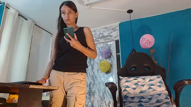 hanna mooreee online show from 04/17/26, 06:33