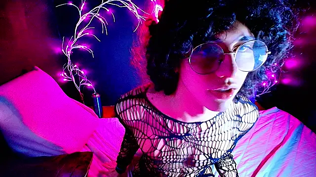 Snapshot of noahxtar chatting on 10/12/25, 03:22 noahxtar online show from 10/12/25, 03:22