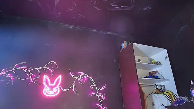 Snapshot of noahxtar chatting on 12/16/25, 11:10 noahxtar online show from 12/16/25, 11:10