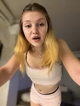 Emaline Fane online show from 12/03/25, 06:17