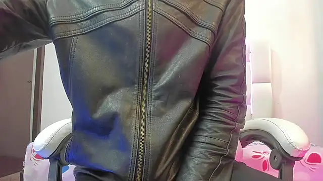 Snapshot of MilkWhore1 chatting on 03/02/26, 07:43 MilkWhore1 online show from 03/02/26, 07:43