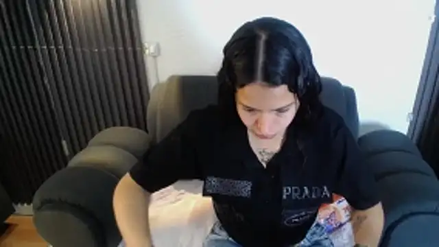 Mia garcia28 online show from 05/15/26, 01:29