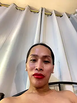 Snapshot of RomanticPearlTS chatting on 10/28/25, 05:55 RomanticPearlTS online show from 10/28/25, 05:55