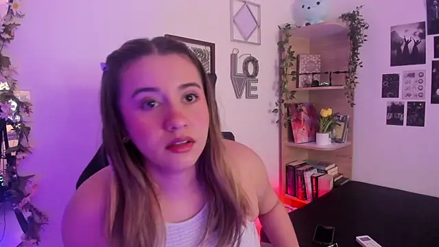 Snapshot of Lana_Herondale chatting on 09/11/25, 05:24 Lana Herondale online show from 09/11/25, 05:24