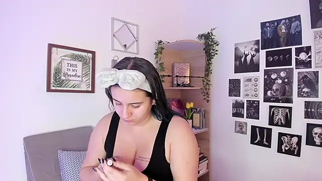 Snapshot of Lana_Herondale chatting on 10/30/25, 09:26 Lana Herondale online show from 10/30/25, 09:26