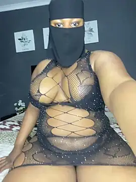 Snapshot of Thick_Ass_Barbiie chatting on 06/18/26, 10:58 Thick Ass Barbiie online show from 06/18/26, 10:58
