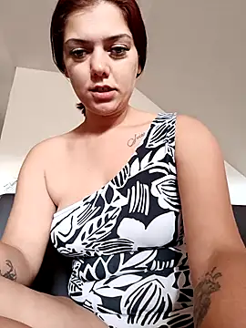 Snapshot of LadyNora chatting on 09/09/25, 06:46 LadyNora online show from 09/09/25, 06:46