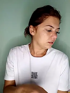 Snapshot of LadyNora chatting on 09/19/25, 04:47 LadyNora online show from 09/19/25, 04:47