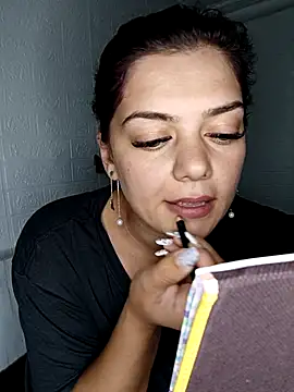 Snapshot of LadyNora chatting on 11/05/25, 09:09 LadyNora online show from 11/05/25, 09:09