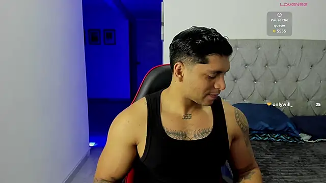 Nicolasmontoya16 online show from 10/31/25, 04:24