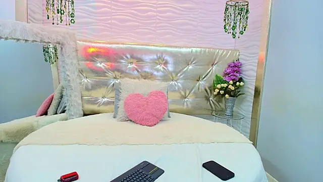 Snapshot of alanna_blaze chatting on 10/20/25, 12:38 alanna blaze online show from 10/20/25, 12:38