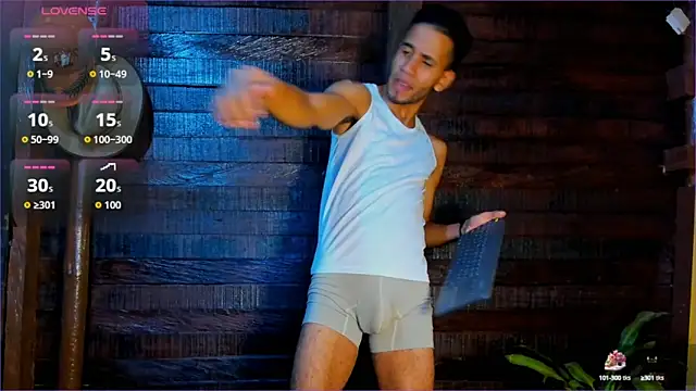 Snapshot of Alex_bigcock11_ chatting on 09/10/25, 03:06 Alex bigcock11 online show from 09/10/25, 03:06