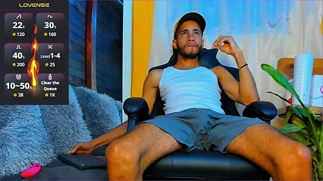 Snapshot of Alex_bigcock11_ chatting on 10/15/25, 10:59 Alex bigcock11 online show from 10/15/25, 10:59