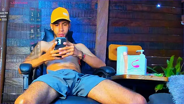 Snapshot of Alex_bigcock11_ chatting on 11/13/25, 12:59 Alex bigcock11 online show from 11/13/25, 12:59