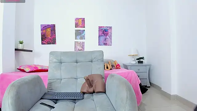 Snapshot of saori_022 chatting on 10/01/25, 03:12 saori 022 online show from 10/01/25, 03:12