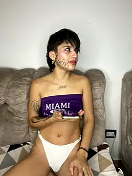 DayanaDG online show from 10/19/25, 11:05