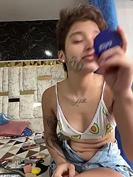 DayanaDG online show from 12/15/25, 08:35