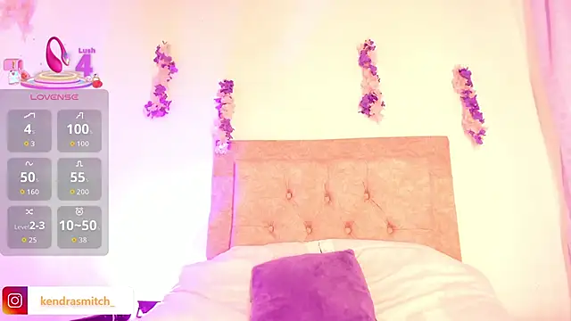 kendra smiitch online show from 10/14/25, 02:34