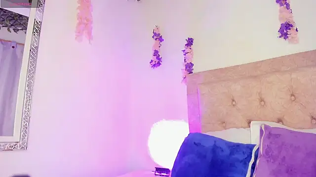 kendra smiitch online show from 10/25/25, 04:31