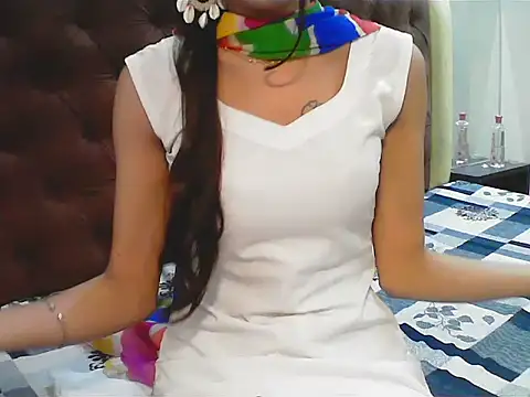 Snapshot of elize__ chatting on 09/20/25, 09:32 elize   online show from 09/20/25, 09:32