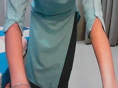 Snapshot of elize__ chatting on 09/30/25, 04:39 elize   online show from 09/30/25, 04:39