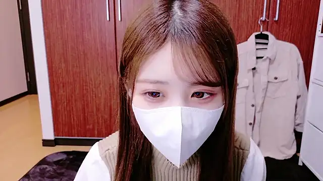 Snapshot of Ema_o0_chan chatting on 10/11/25, 11:09 Ema o0 chan online show from 10/11/25, 11:09