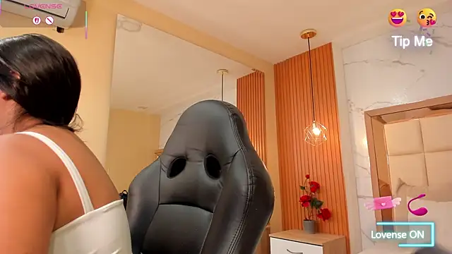 julieta rosee online show from 10/23/25, 09:57