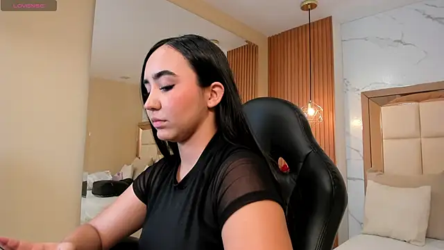 julieta rosee online show from 02/23/26, 09:34