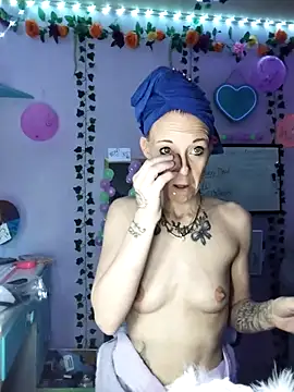 Purple2StayThnxx online show from 10/20/25, 08:42