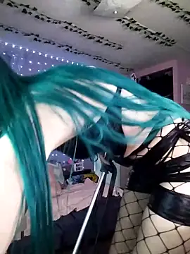 Purple2StayThnxx online show from 04/23/26, 06:32