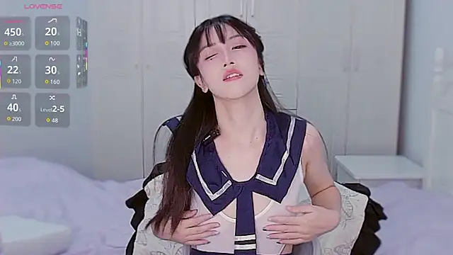 XiaoNana  online show from 10/01/25, 07:58