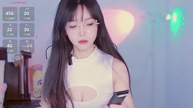 XiaoNana  online show from 12/15/25, 01:32