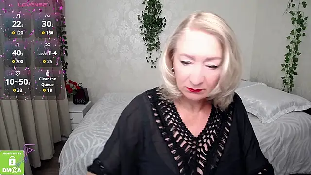 Snapshot of hunters_woman chatting on 09/23/25, 12:08 hunters woman online show from 09/23/25, 12:08