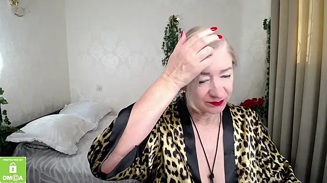 hunters woman online show from 03/08/26, 07:12