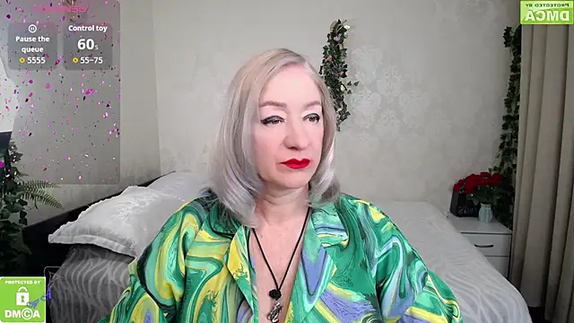 hunters woman online show from 03/25/26, 05:19