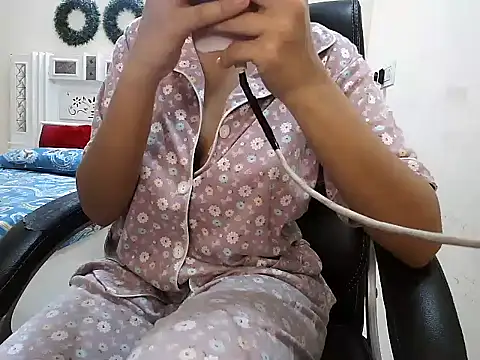 Simranjeet kaur26 online show from 05/23/26, 07:51
