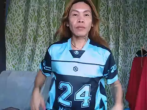 Snapshot of YourTopweng chatting on 10/27/25, 12:36 YourTopweng online show from 10/27/25, 12:36